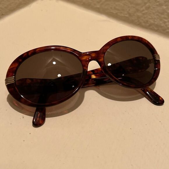 Fendi Women's Dark Tortoise Shell Sunglasses Round Brown Animal Print FS 114 - Picture 2 of 11